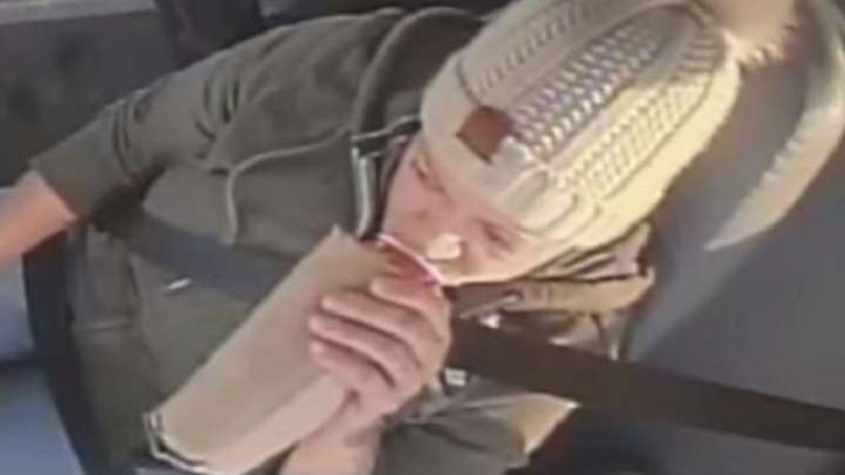 Οδηγός σχολικού οδηγούσε ενώ έπινε μπύρα – Είχε 32 μαθητές στο λεωφορείο – ΒΙΝΤΕΟ