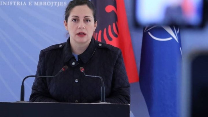 Δεν άντεξε η υπουργός Άμυνας της Αλβανίας: Με δάκρυα στα μάτια ανακοίνωσε τα ονόματα θυμάτων του σεισμού – ΒΙΝΤΕΟ