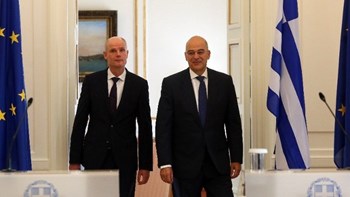 Δένδιας: Τελείως αδόκιμη κάθε συζήτηση για καθορισμό τουρκικής ΑΟΖ μεταξύ Τουρκίας και Λιβύης