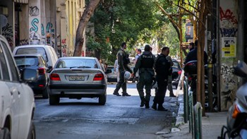 Πολεμική βομβίδα το αντικείμενο που βρέθηκε σε σπίτι στα Εξάρχεια