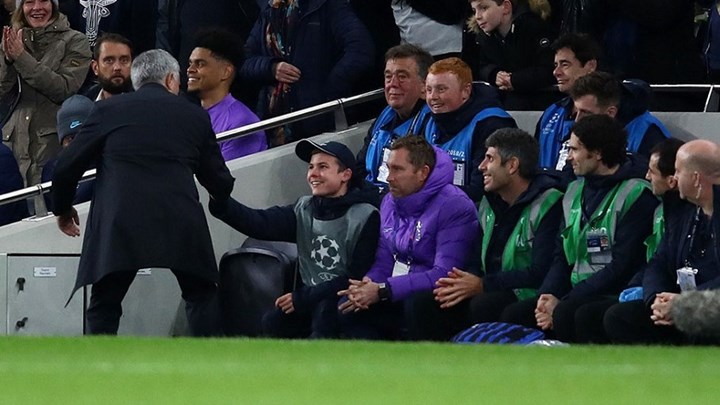 H δήλωση του… διάσημου ball boy του Τότεναμ-Ολυμπιακός για τον Μουρίνιο που θα συζητηθεί