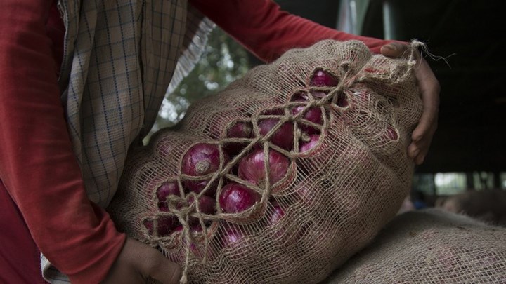 Άδειασαν φορτηγό που μετέφερε 40 τόνους κρεμμύδια – Η αξία υπολογίζεται στα 30.000 δολάρια