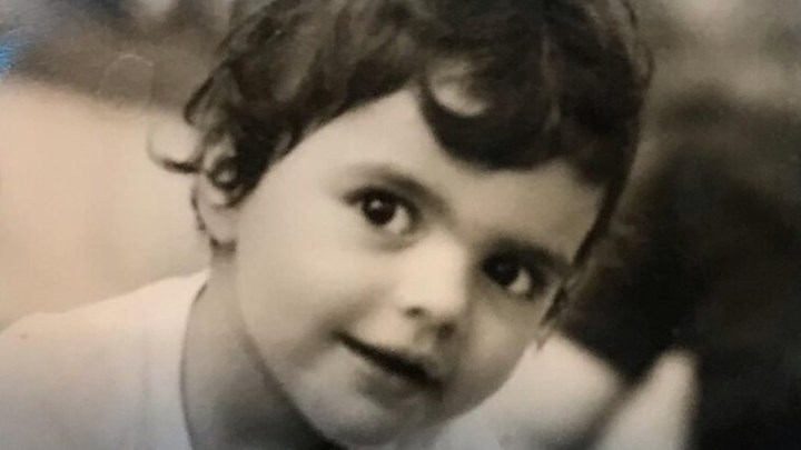 Αναγνωρίζετε το κοριτσάκι; – Είναι γοητευτική Ελληνίδα ηθοποιός – ΦΩΤΟ