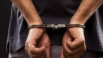 Μια εβδομάδα μετά την αποφυλάκισή του έσπασε και έκλεψε έξι αυτοκίνητα