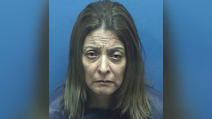 Μητέρα έδεσε τον γιο της στο δωμάτιό του ενώ το σπίτι τους καιγόταν