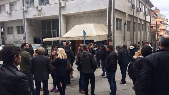 Να παντρευτεί την ανήλικη ζητά ο 45χρονος στα Γρεβενά – Προφυλακίστηκαν ο ίδιος και η μητέρα του κοριτσιού – ΦΩΤΟ – ΒΙΝΤΕΟ