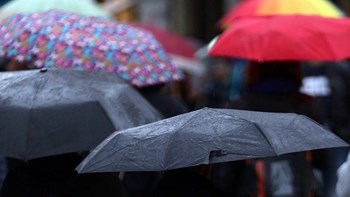 Χειμωνιάτικο το σκηνικό του καιρού την Τετάρτη με βροχές, καταιγίδες και χιόνια – Δείτε σε ποιες περιοχές θα είναι έντονα τα φαινόμενα