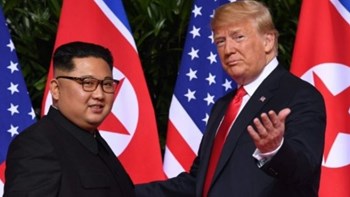 Ο Τραμπ αποκαλεί τον Κιμ Γιονγκ Ουν…Rocket Man