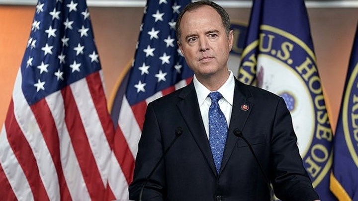 Άνταμ Σιφ: Αν δεν λογοδοτήσει ο Τραμπ, οι επόμενες προεδρικές εκλογές διατρέχουν κίνδυνο