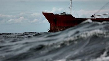 Ακυβέρνητο πλοίο στη θαλάσσια περιοχή μεταξύ Σκύρου και Λέσβου – Κινδυνεύει να βυθιστεί
