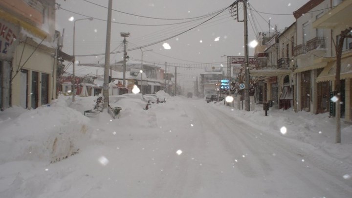 Κλειστά τα σχολεία στο Σουφλί λόγω της συνεχιζόμενης χιονόπτωσης και του παγετού