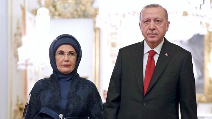 Εμινέ Ερντογάν: Η Πρώτη Κυρία της Τουρκίας με τα ακριβά γούστα – Ίνδαλμα της μόδας για τις μουσουλμάνες – ΦΩΤΟ – ΒΙΝΤΕΟ