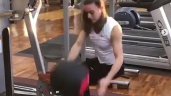 “Λιώνει” στο γυμναστήριο η Σάκκαρη – ΒΙΝΤΕΟ