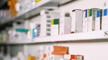 Mείωση του ΦΠΑ για φάρμακα βαριών ασθενειών – Ευνοϊκές ρυθμίσεις για πολύτεκνους και συμβόλαια αθλητών