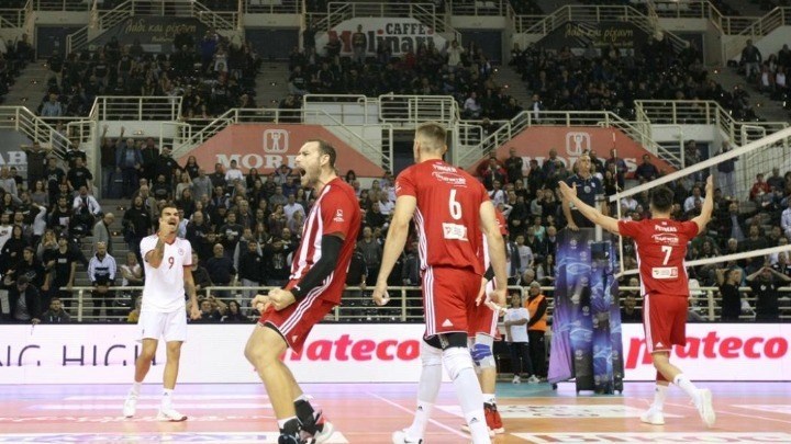 “Χρυσή” πρόκριση για τον Ολυμπιακό επί του ΠΑΟΚ