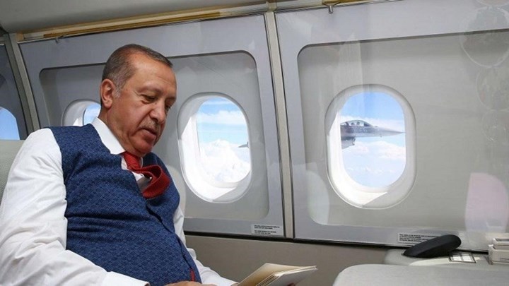 Ο Ερντογάν αποκάλυψε τον διάλογό του με τον Μακρόν στη Σύνοδο του ΝΑΤΟ – Τι είπαν για Κύπρο και Λιβύη