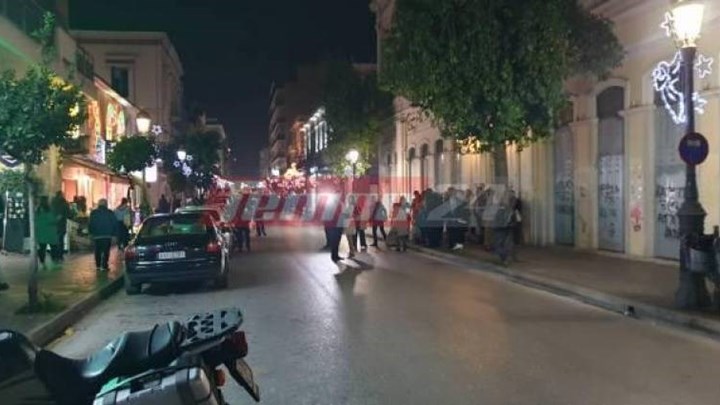 Πάτρα: Η συνάντηση αντιεξουσιαστών με νιόπαντρο ζευγάρι, το χειροκρότημα και οι ευχές