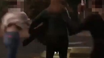 Άγρια επίθεση από δύο έφηβες σε 13χρονη έπειτα από ενέδρα – ΦΩΤΟ – ΒΙΝΤΕΟ