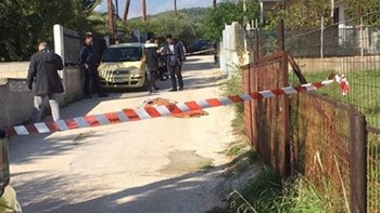Άγιοι Θεόδωροι: Ληστές σκότωσαν ηλικιωμένη για ένα κόσμημα –  Την παρέσυραν με το αυτοκίνητο – ΦΩΤΟ