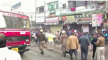 Τραγωδία με 43 νεκρούς εργάτες που κοιμόντουσαν μέσα σε εργοστάσιο στην Ινδία – ΒΙΝΤΕΟ