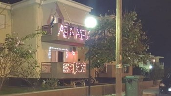 Λάρισα: Επικός χριστουγεννιάτικος στολισμός από φίλαθλο – ΦΩΤΟ