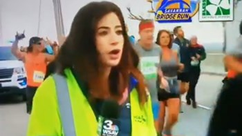 Σάλος με τον δρομέα που έριξε σφαλιάρα στον πισινό δημοσιογράφου σε ζωντανή σύνδεση – ΒΙΝΤΕΟ