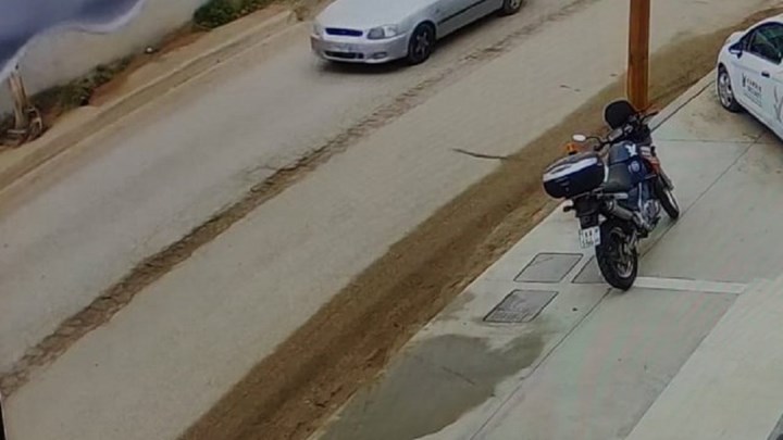 Άγιοι Θεόδωροι: Αυτό είναι το αυτοκίνητο με το οποίο παρέσυραν την ηλικιωμένη – Ακαριαίος ο θάνατός της