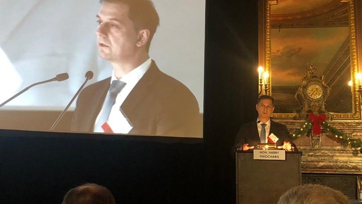 Θεοχάρης: Η Ελλάδα γυρίζει σελίδα