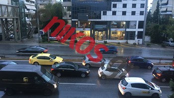 Κυκλοφοριακό κομφούζιο στην Αθήνα – Δείτε ποιοι δρόμοι είναι μποτιλιαρισμένοι