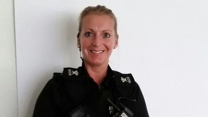 Παραιτήθηκε αστυνομικός που έκανε σεξ εν ώρα υπηρεσίας – ΦΩΤΟ