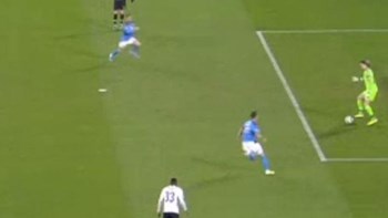 Η επική γκάφα του νεότερου τερματοφύλακα στην ιστορία του Champions League – ΒΙΝΤΕΟ