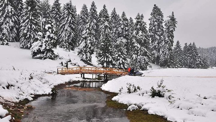 Τρίκαλα: Κατολισθήσεις βράχων και χιόνια στα ορεινά λόγω της κακοκαιρίας – Ανεβαίνει επικίνδυνα η στάθμη του Πηνειού