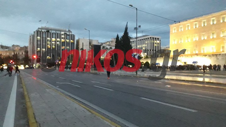 Κλειστοί οι δρόμοι γύρω από το Σύνταγμα – ΤΩΡΑ – ΦΩΤΟ αναγνώστη