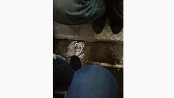 Θεσσαλονίκη: Πλημμύρισε… αστικό λεωφορείο από τη βροχή – ΒΙΝΤΕΟ