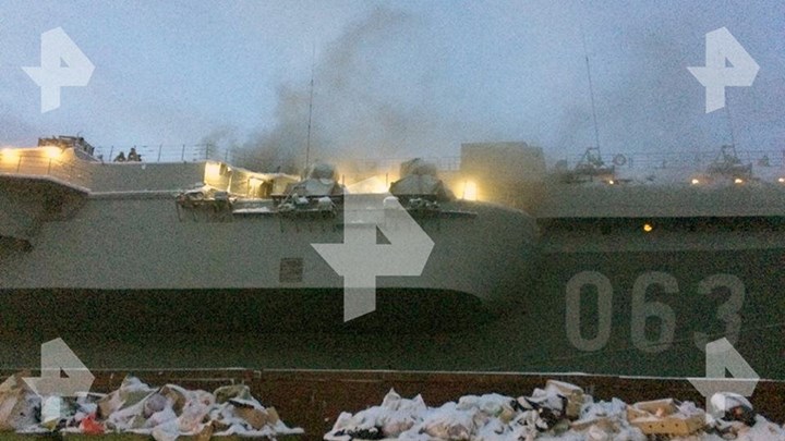 Εικόνες από την πυρκαγιά στο ρωσικό αεροπλανοφόρο – Τρεις αγνοούμενοι – ΦΩΤΟ
