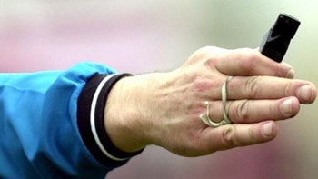 Super League: «Βόμβα» από τους διαιτητές – Αποφάσισαν αποχή