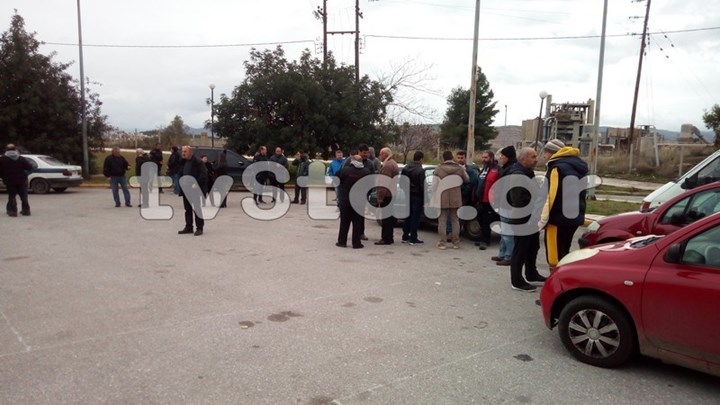 Χαλκίδα: Διαμαρτυρία κατοίκων για τους πρόσφυγες – Τι ζητούν – ΦΩΤΟ – ΒΙΝΤΕΟ