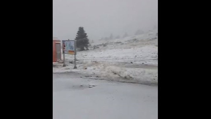 Στα “λευκά” ντύθηκε το χιονοδρομικό κέντρο Καλαβρύτων – ΒΙΝΤΕΟ