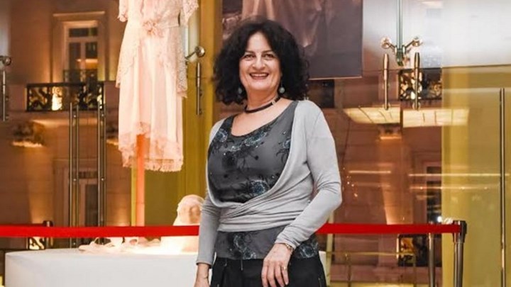 Άγριες Μέλισσες: Θρήνος για τον χαμό της ενδυματολόγου και σκηνογράφου Γιούλας Ζωιοπούλου – ΦΩΤΟ