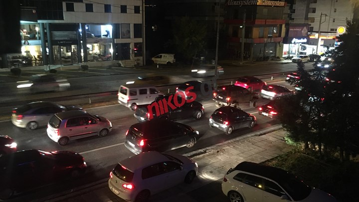 Κυκλοφοριακό «έμφραγμα» στην Αθήνα – Ποιοι δρόμοι βρίσκονται «στο κόκκινο»