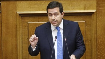 Αναδρομικά: “Κλειδί” η εισπραξιμότητα εισφορών και ληξιπρόθεσμων – Τι δήλωσε ο Μηταράκης στον Realfm