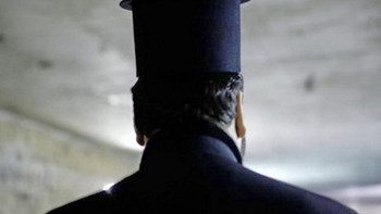 Ιερέας δήλωνε ψεύτικες κλοπές για να εισπράττει αποζημιώσεις – Η εμπλοκή αστυνομικού στην κομπίνα