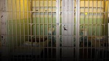 Σοκ στο Ηράκλειο: 18χρονος κατήγγειλε ότι τον βίασαν μέσα στα κρατητήρια