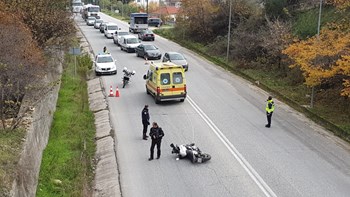 Τρίκαλα: Τροχαίο με αστυνομικούς της ΔΙ.ΑΣ. και ποδηλάτη – ΦΩΤΟ – ΒΙΝΤΕΟ