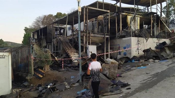 Bίντεο-σοκ του BBC για τη Μόρια: Παιδιά χτυπούν το κεφάλι τους στον τοίχο για να αυτοκτονήσουν