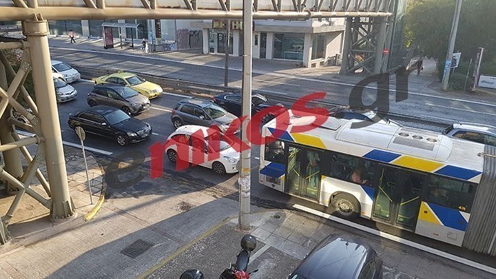 Κίνηση: Κυκλοφοριακό κομφούζιο στην Αθήνα – Δείτε ποιοι δρόμοι είναι μποτιλιαρισμένοι