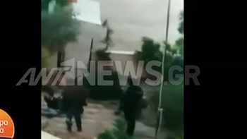 Κουκάκι: Γείτονες της κατάληψης καταγγέλλουν τη σύλληψή τους – BINTEO