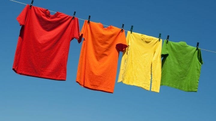 Θεσσαλονίκη: Ανέβηκε στο μπαλκόνι και έκλεψε… την μπουγάδα – ΒΙΝΤΕΟ