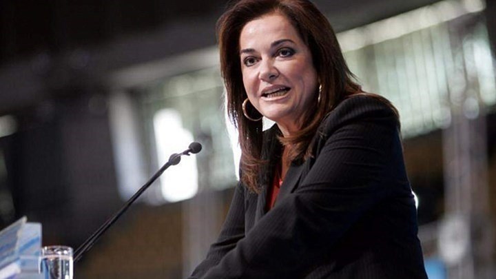 Η Ντόρα Μπακογιάννη αποκαλύπτει τη συνταγή της μητέρας της για κουραμπιέδες – ΦΩΤΟ