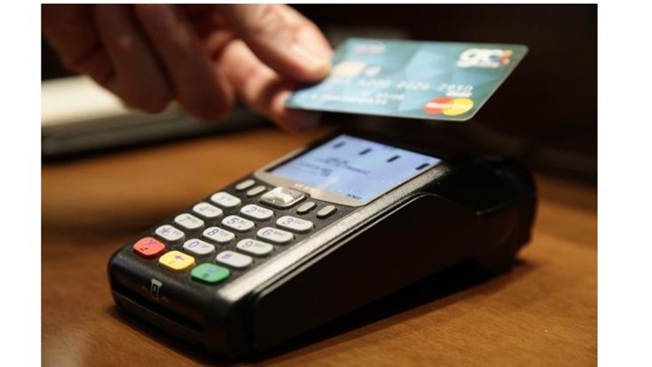 Πρωταθλητές Ευρώπης στις πληρωμές με κάρτες οι Έλληνες